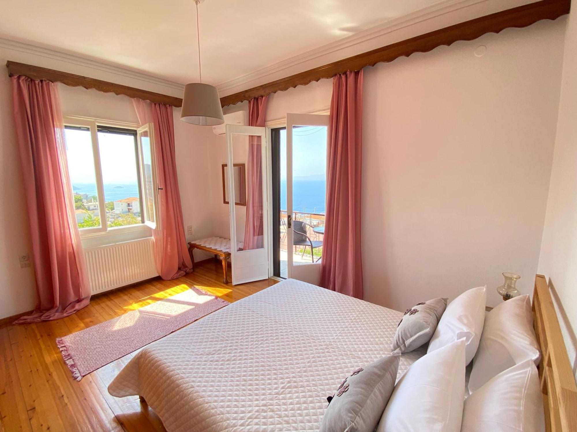 Demie And George Ηouse Villa Loutraki  Buitenkant foto